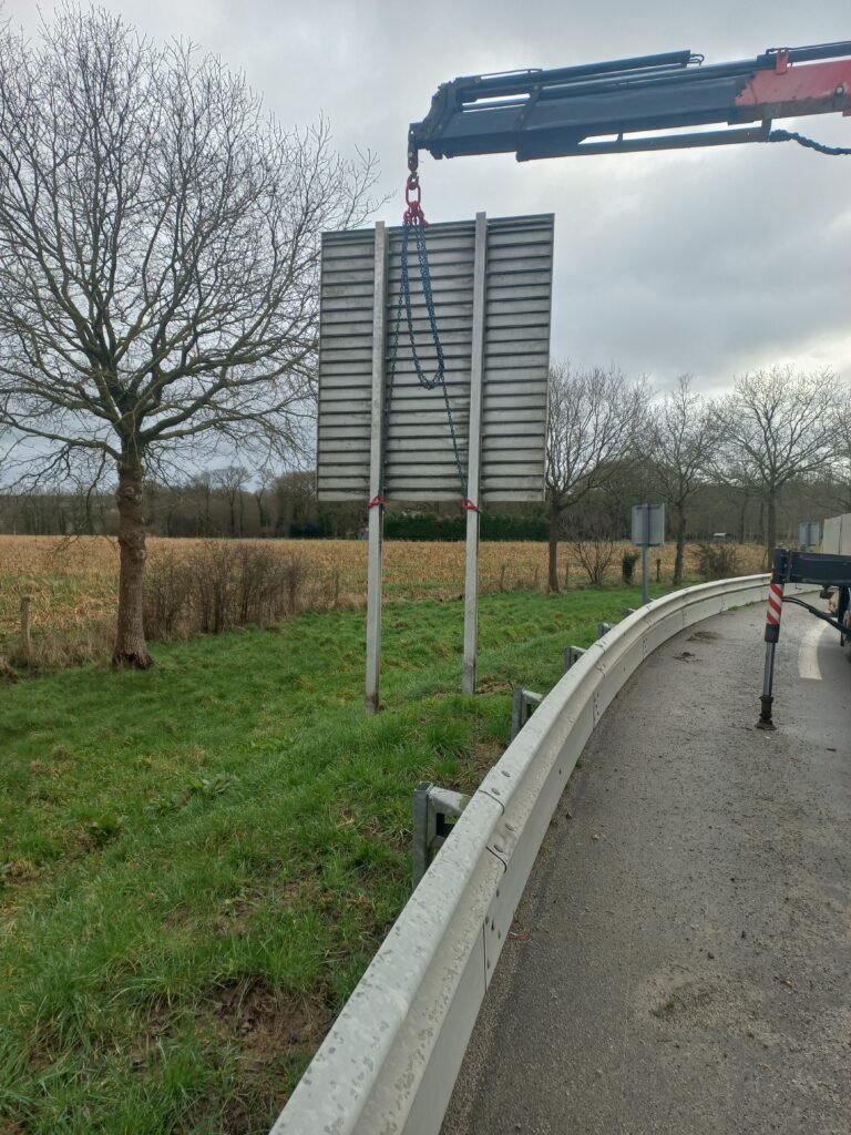 Marquage et panneau place PMR